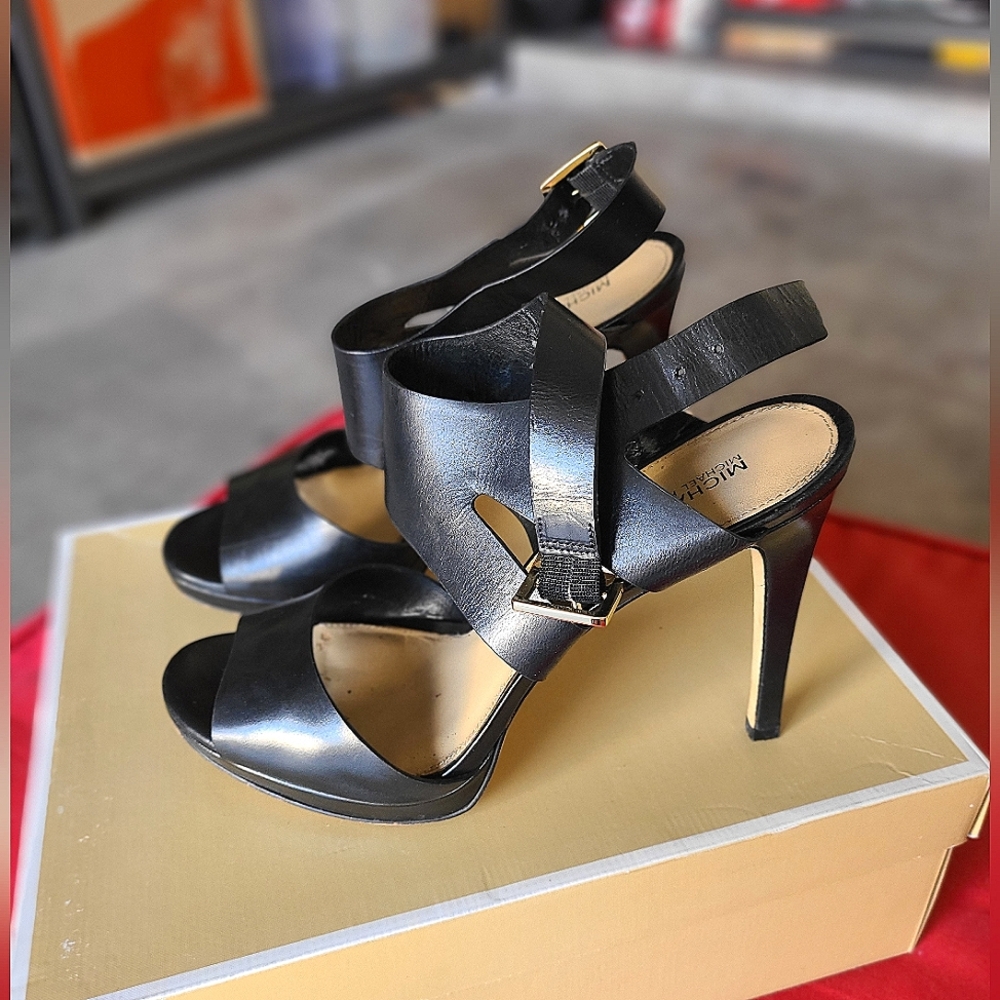 Michael Michael Kors Black Leather Heels size 10